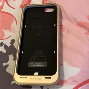 Gold mophie iPhone 6 phone case